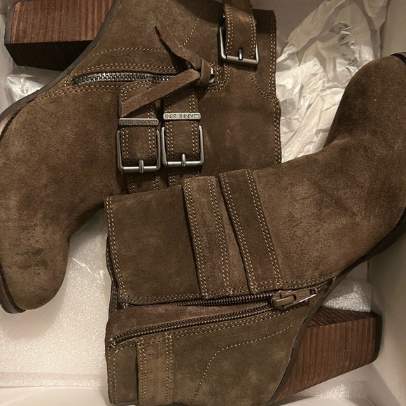 Gianni Bini Westonn Blunose Grey Booties size 7M - Picture 3 of 3